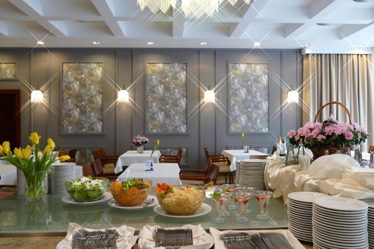 Hotel Termy Palacowe นาเวงชูฟ ภายนอก รูปภาพ