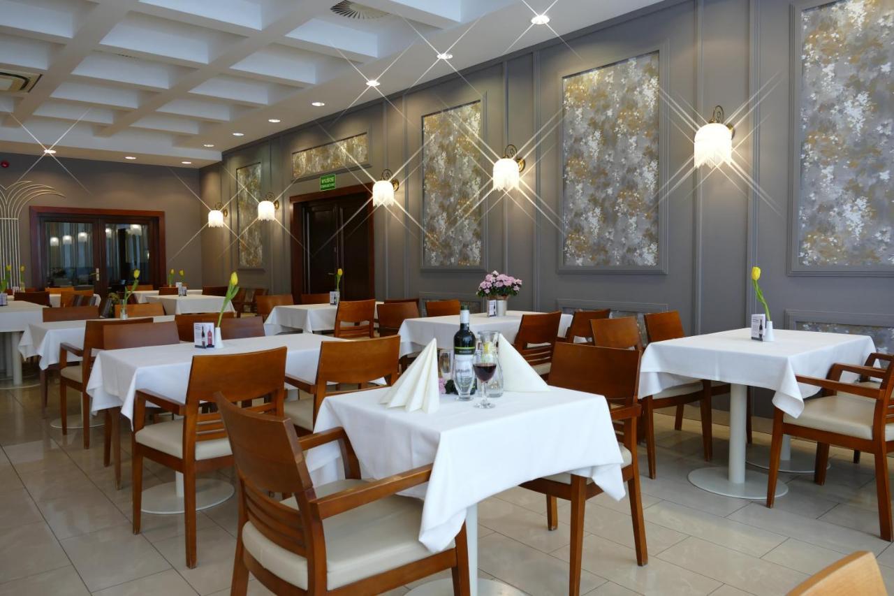 Hotel Termy Palacowe นาเวงชูฟ ภายนอก รูปภาพ